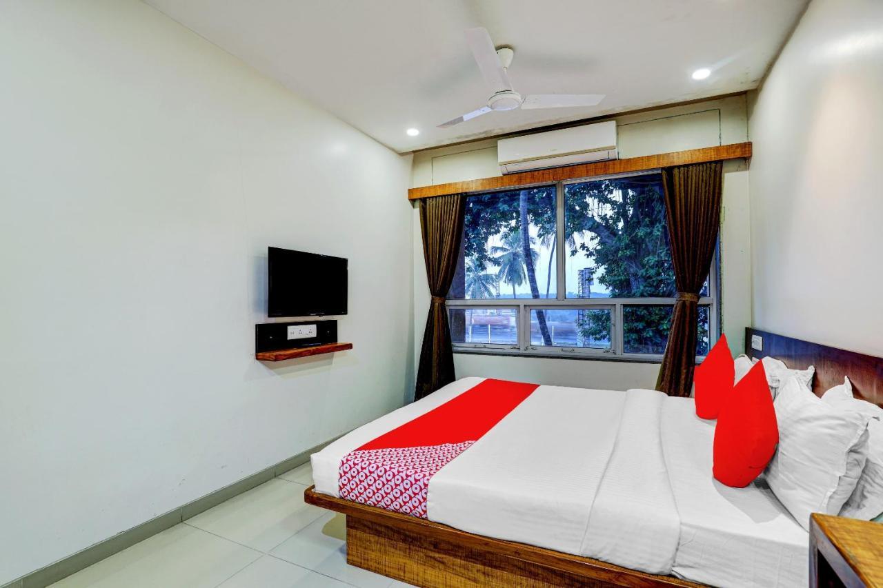 Oyo 77491 Hotel Shreenath Valsad Екстер'єр фото